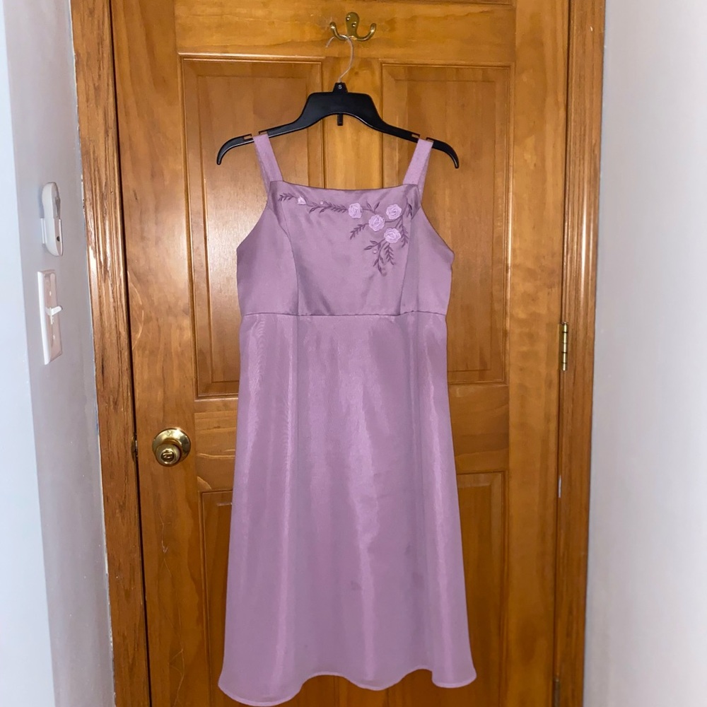 Lilac formal wear dress with embroidered flowers